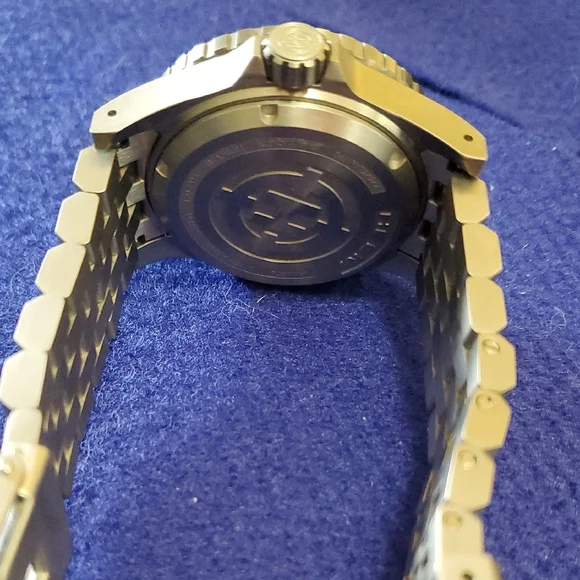 HELM Vanuatu Titanium Mens Dive Watch. Used In EXCELLENT Condition. - Picture 3 of 5